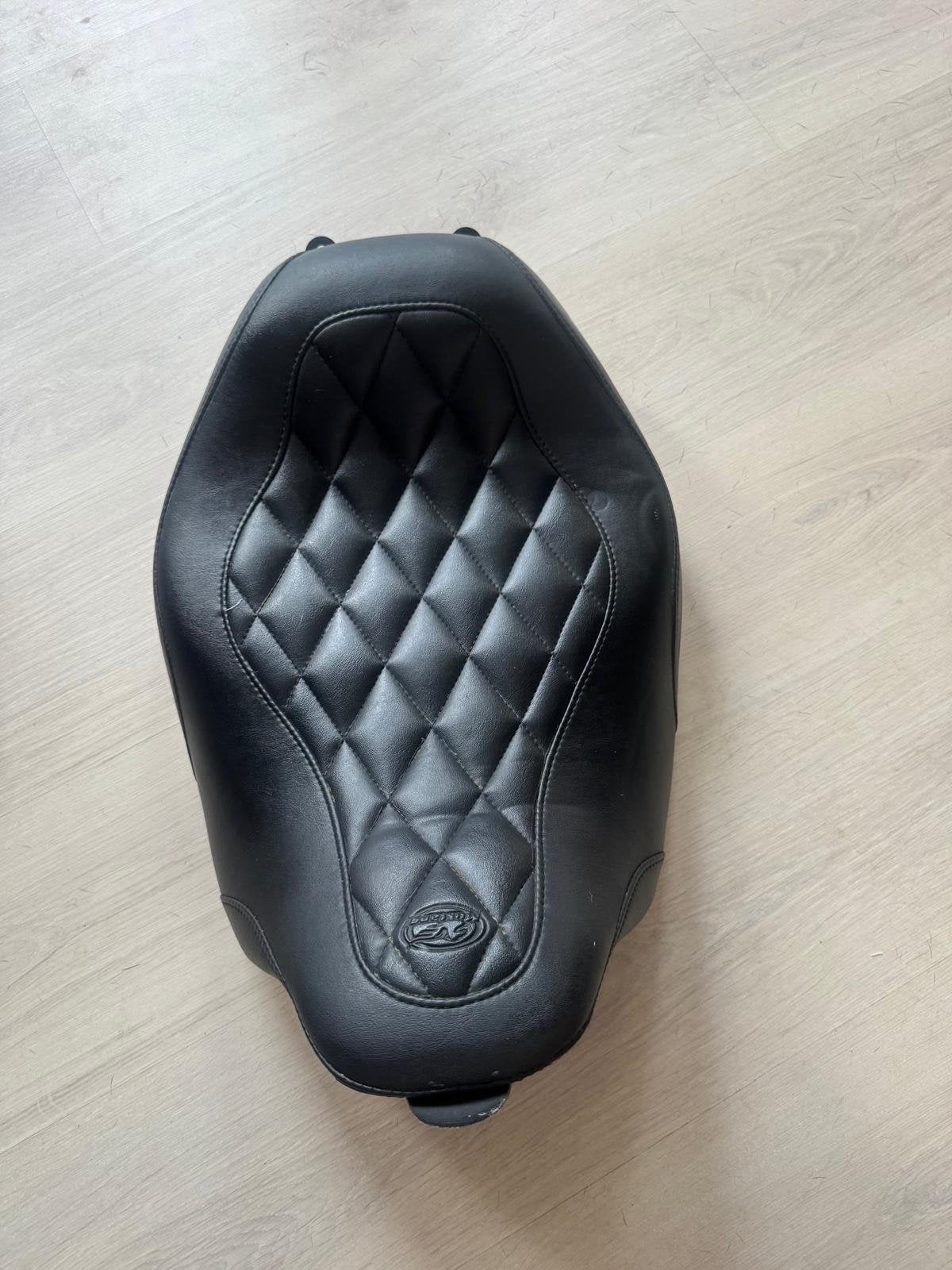 Nieuw Mustang Zadel - Comfortabel en Stijlvol, Ophalen, Nieuw