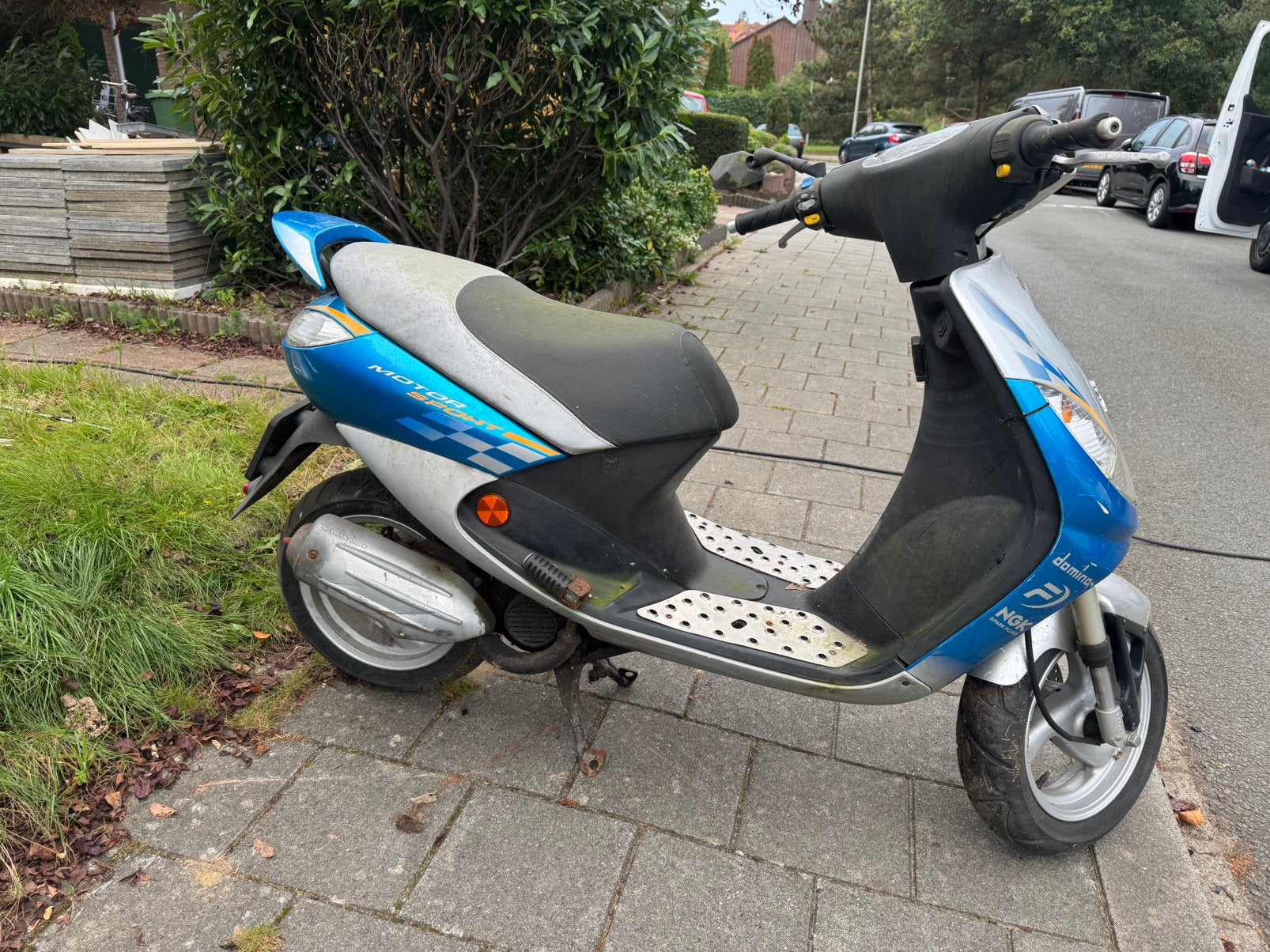 Peugeot vivacity 2008 rijdend. Heeft nieuwe accu nodig, Ophalen, Zo goed als nieuw, Benzine, Vivacity