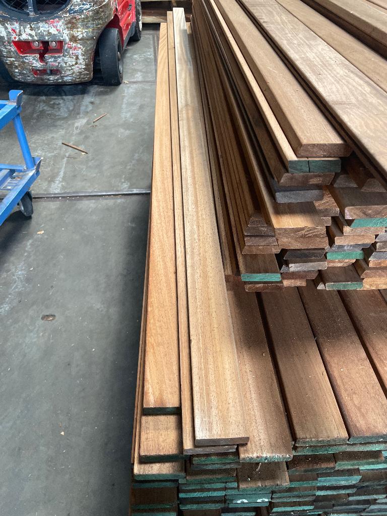 Ayous 67x18 rhombus ruitprofiel thermisch gemodificeerd