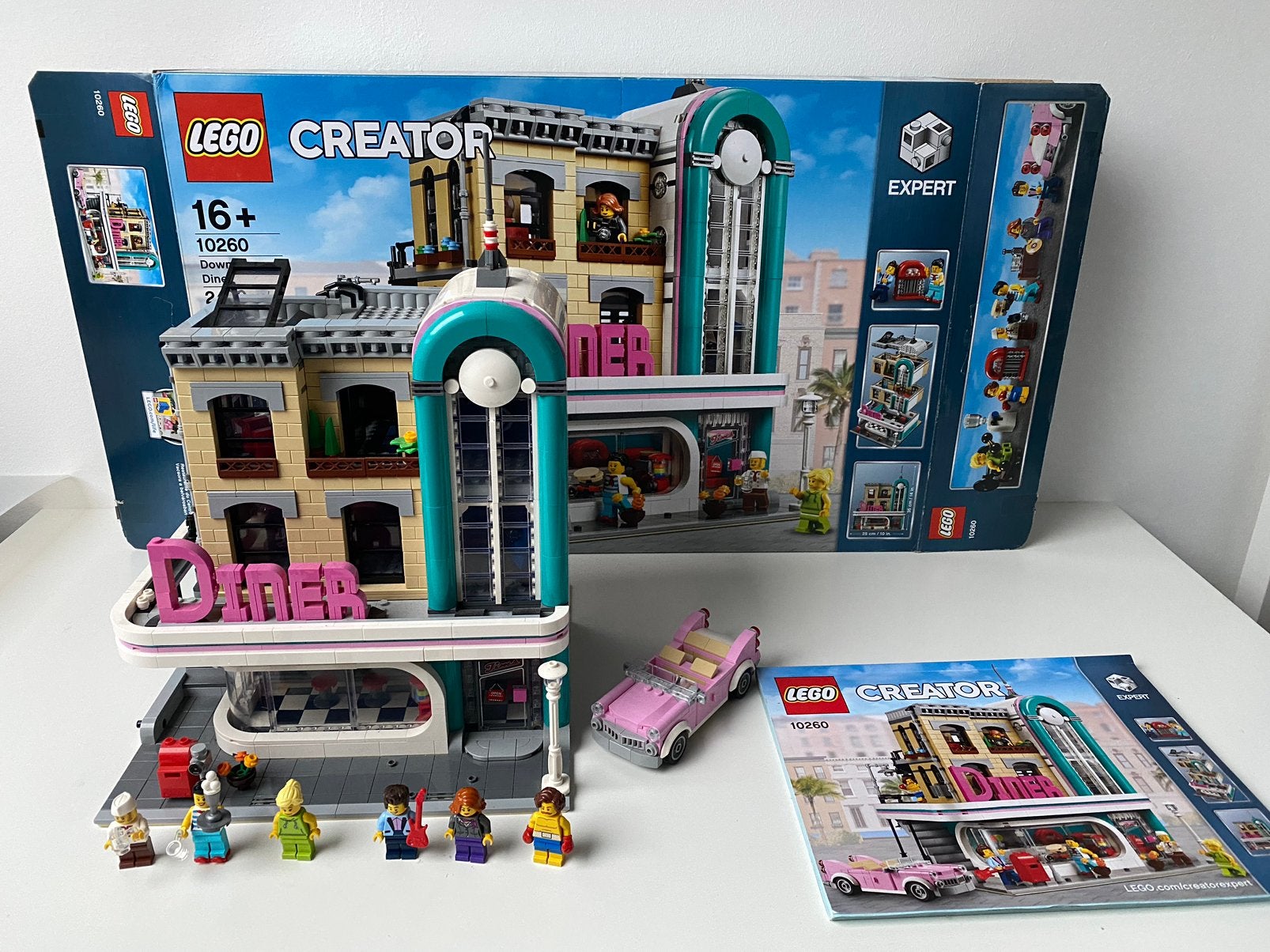 Lego 10261 Downtown Diner compleet, Inclusief instructies, Lego, Ophalen of Verzenden, Zo goed als nieuw
