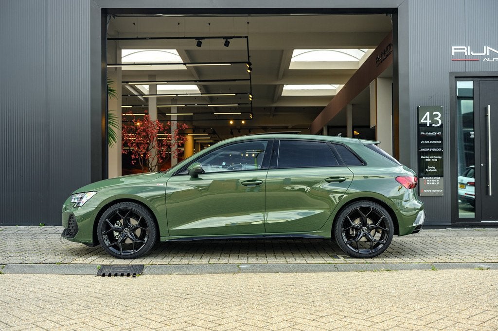 Audi A3 Sportback 35 TFSI 3X S-Line | Keyless| Pano | Matrix, 1300 kg, Zwart, 4 cilinders, 150 pk