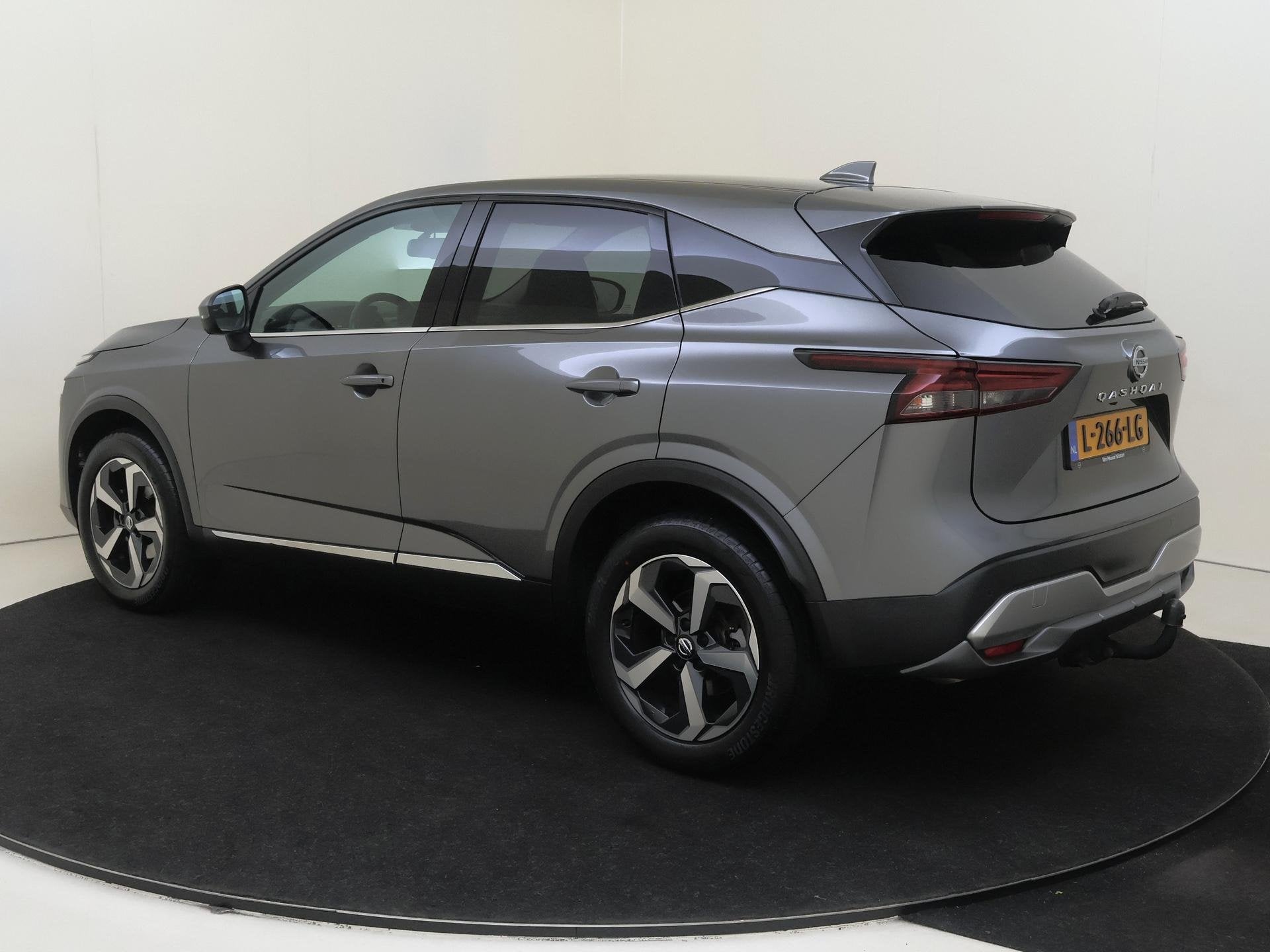 Nissan Qashqai 1.3 MHEV N-Connecta | Navigatie | Trekhaak |, Auto's, Voorwielaandrijving, 1304 kg, Stof, Gebruikt