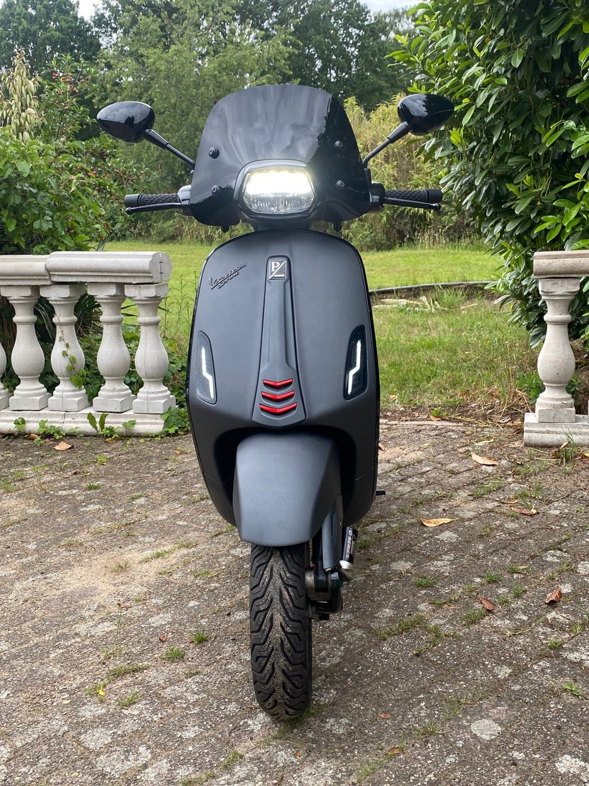 Custom vespa sprint 80 cc malossi - Akrapovic - 45 km/h, Ophalen, Overige modellen, Maximaal 45 km/u, Zo goed als nieuw
