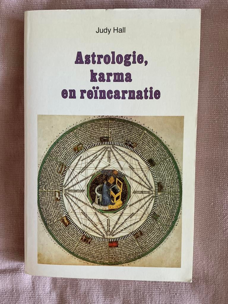 Astrologie, Karma en Reïncarnatie, Judy Hall, Ophalen of Verzenden, Zo goed als nieuw