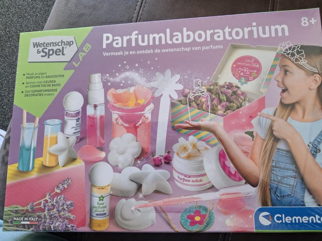 Wetenschap. & Spel. Parfum laboratorium nieuw....10 euro, Ophalen of Verzenden, Minder dan 500 stukjes, Nieuw