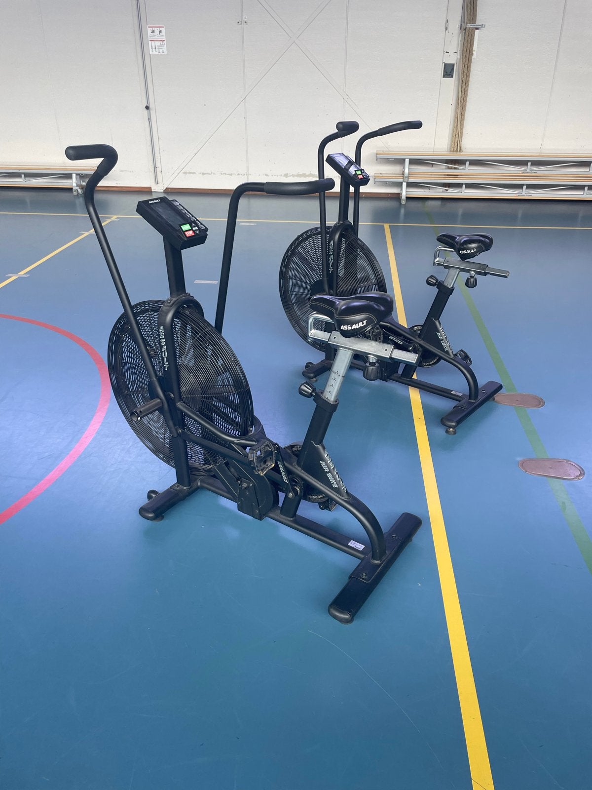 Assault Airbike in goede staat, Sport en Fitness, Fitnessapparatuur, Ophalen, Armen, Zo goed als nieuw, Airbike
