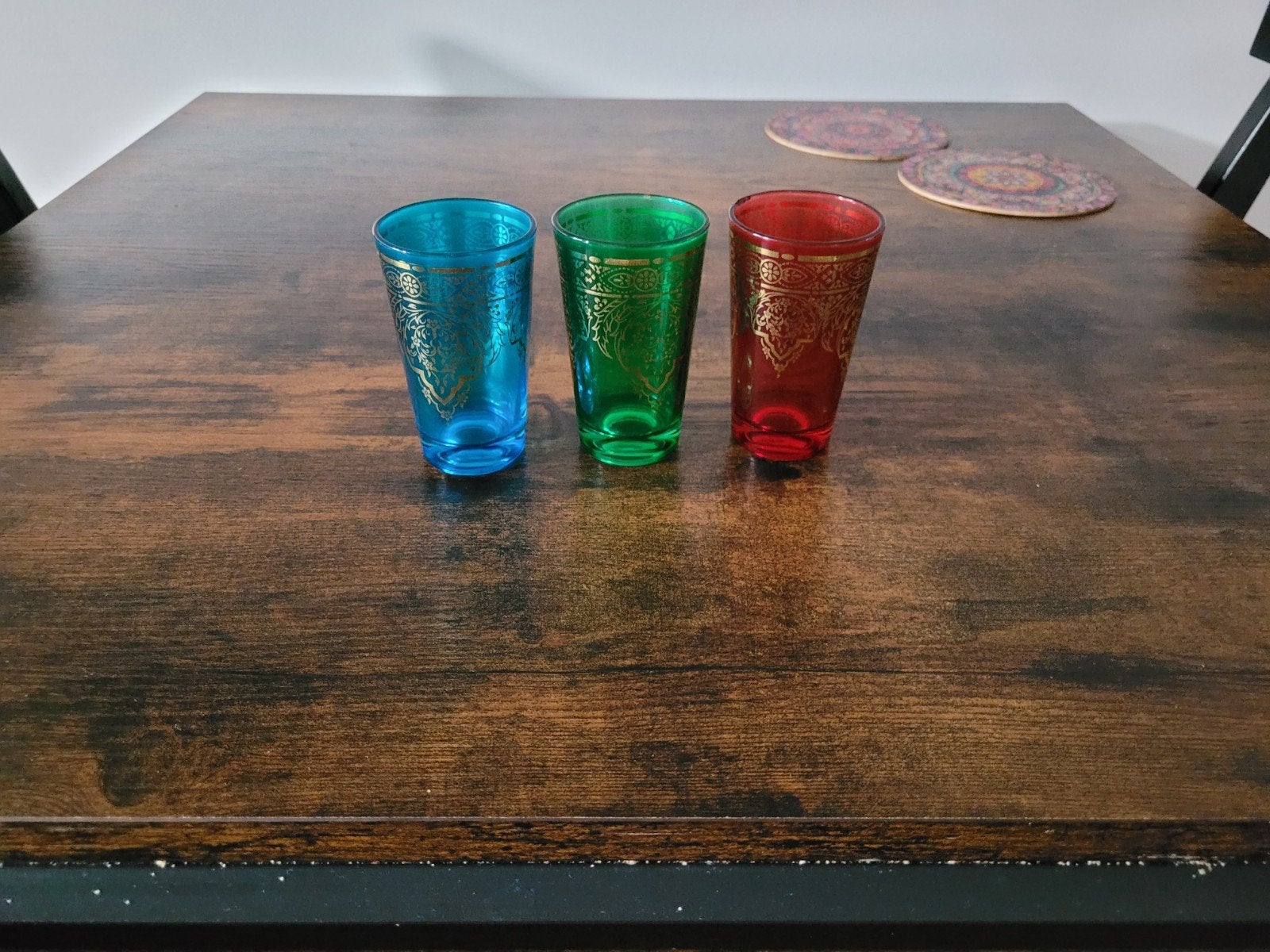 35 Marokkaanse theeglazen in rood, blauw en groen, Ophalen of Verzenden