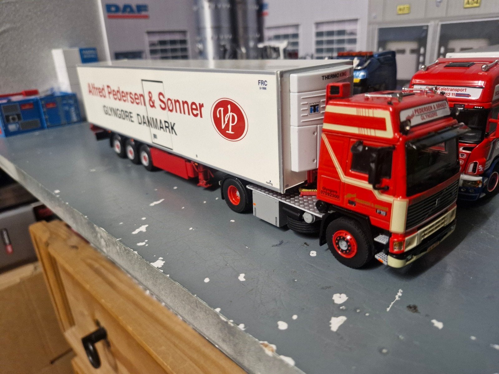 volvo Fl16 met koeltrailer wsi alfred pedersen, Hobby en Vrije tijd, Ophalen of Verzenden, Zo goed als nieuw, Bus of Vrachtwagen