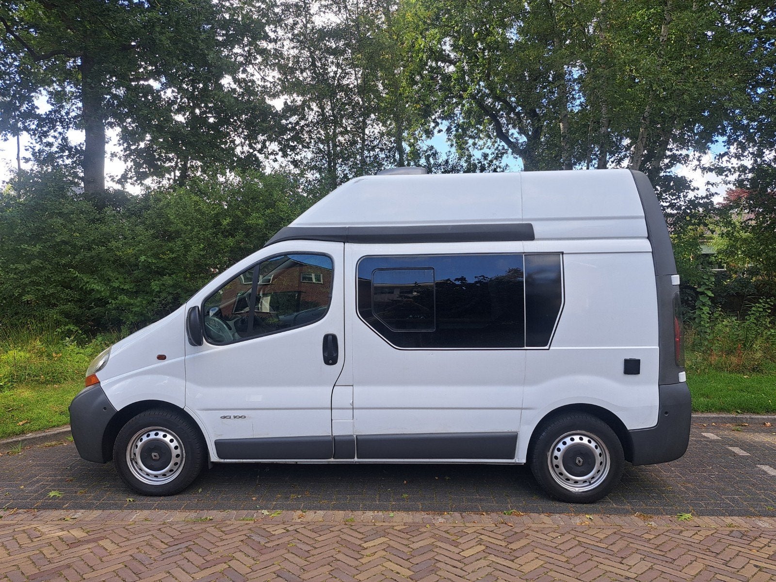 Renault Trafic L1H2 euro 5 Buscamper met nieuw interieur, Overige merken, Tot en met 2, Bedrijf, Koelkast