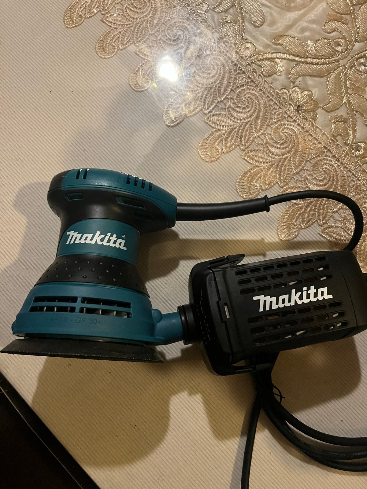 Makita Excentrische Schuurmachine - Zo goed als nieuw, Doe-het-zelf en Verbouw, Gereedschap | Schuurmachines, Ophalen of Verzenden