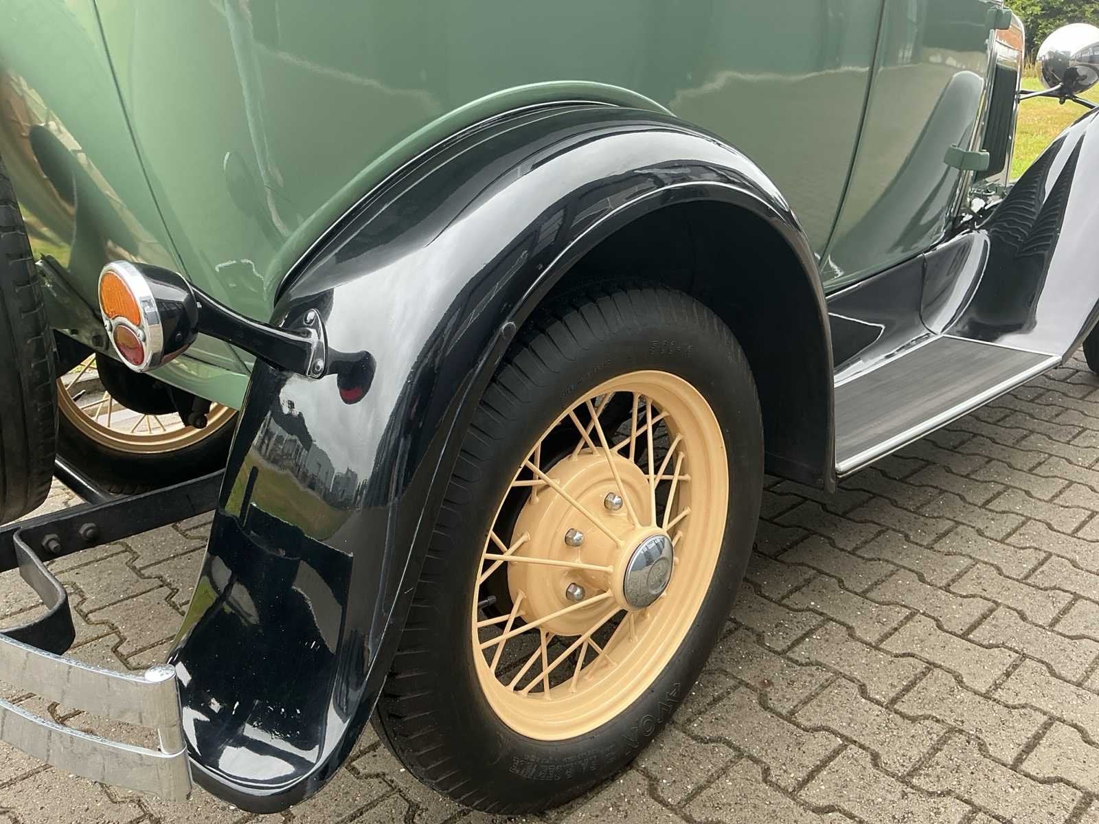 Ford - A Tudor sedan Oldtimer, foto 12