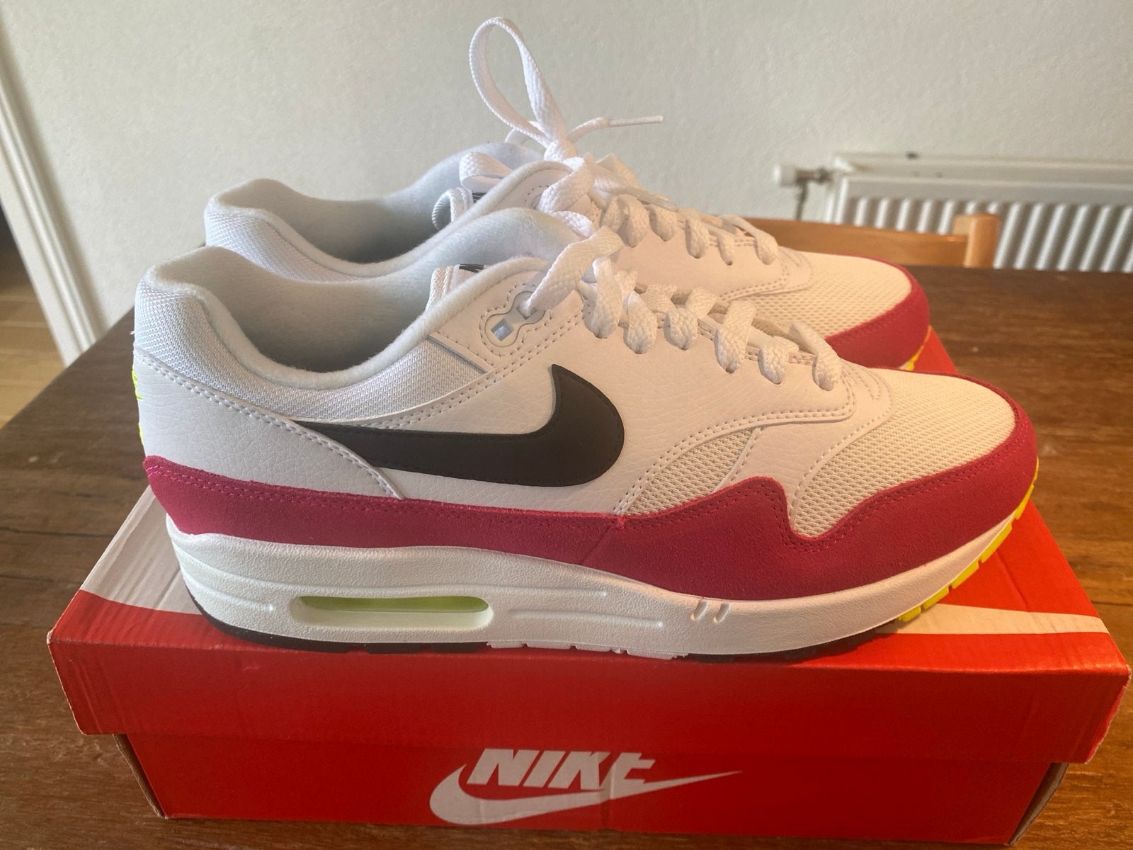 Nike Air Max 1 AH8145 111 - Maat 42.5, Ophalen of Verzenden, Nieuw, Wit, Sneakers of Gympen