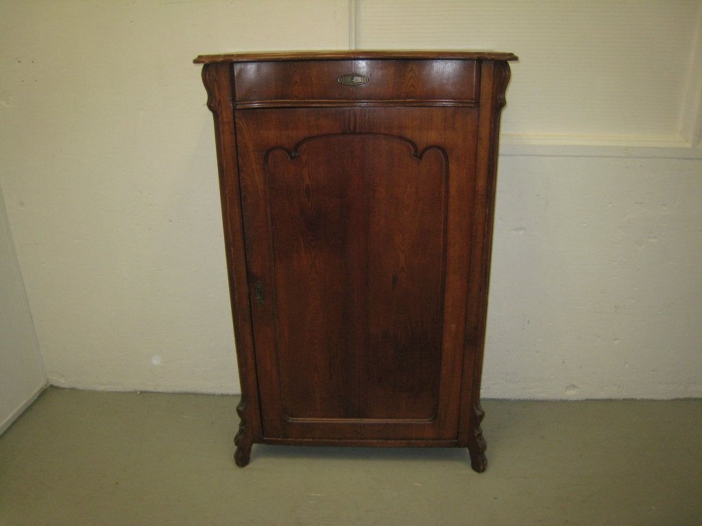 Antiek houten meidenkast, hoog 135, breed 86, diep 43, Huis en Inrichting, Niet ingevuld, Gebruikt, Niet ingevuld, Niet ingevuld