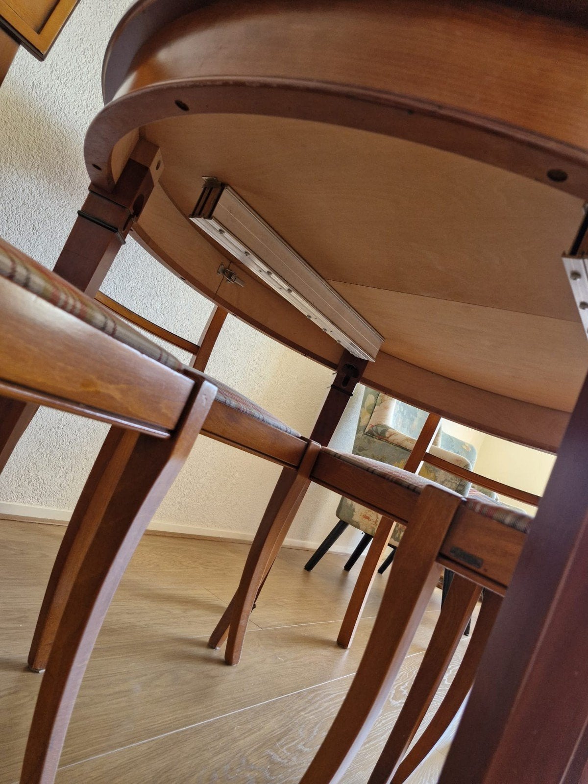 Grange ronde diner tafel (Mist middenstuk) + 4 Grange stoele, Gebruikt, Kringloop Laares, Ophalen of Verzenden, 4 tot 6 stoelen