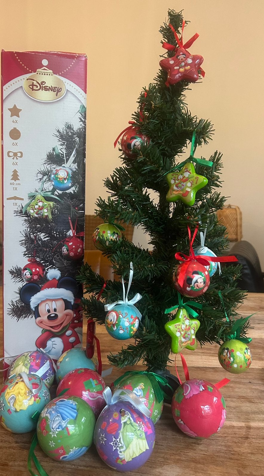Disney kerstboom met kerstballen en sterren, Diversen, Ophalen of Verzenden, Zo goed als nieuw