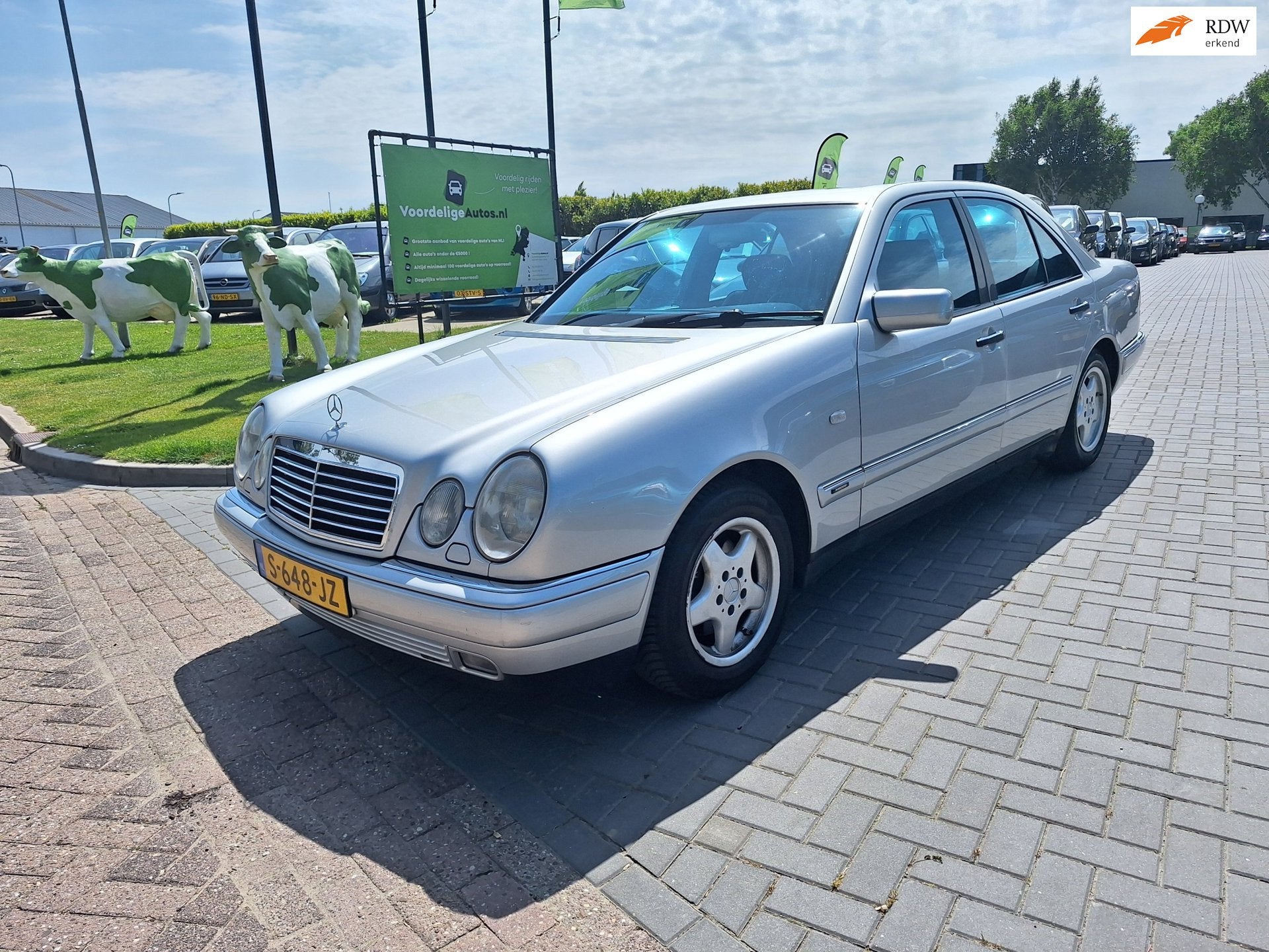 Mercedes-Benz E-klasse 230 Avantgarde / Zeer nette auto / AP, Euro 2, Achterwielaandrijving, Gebruikt, 150 pk