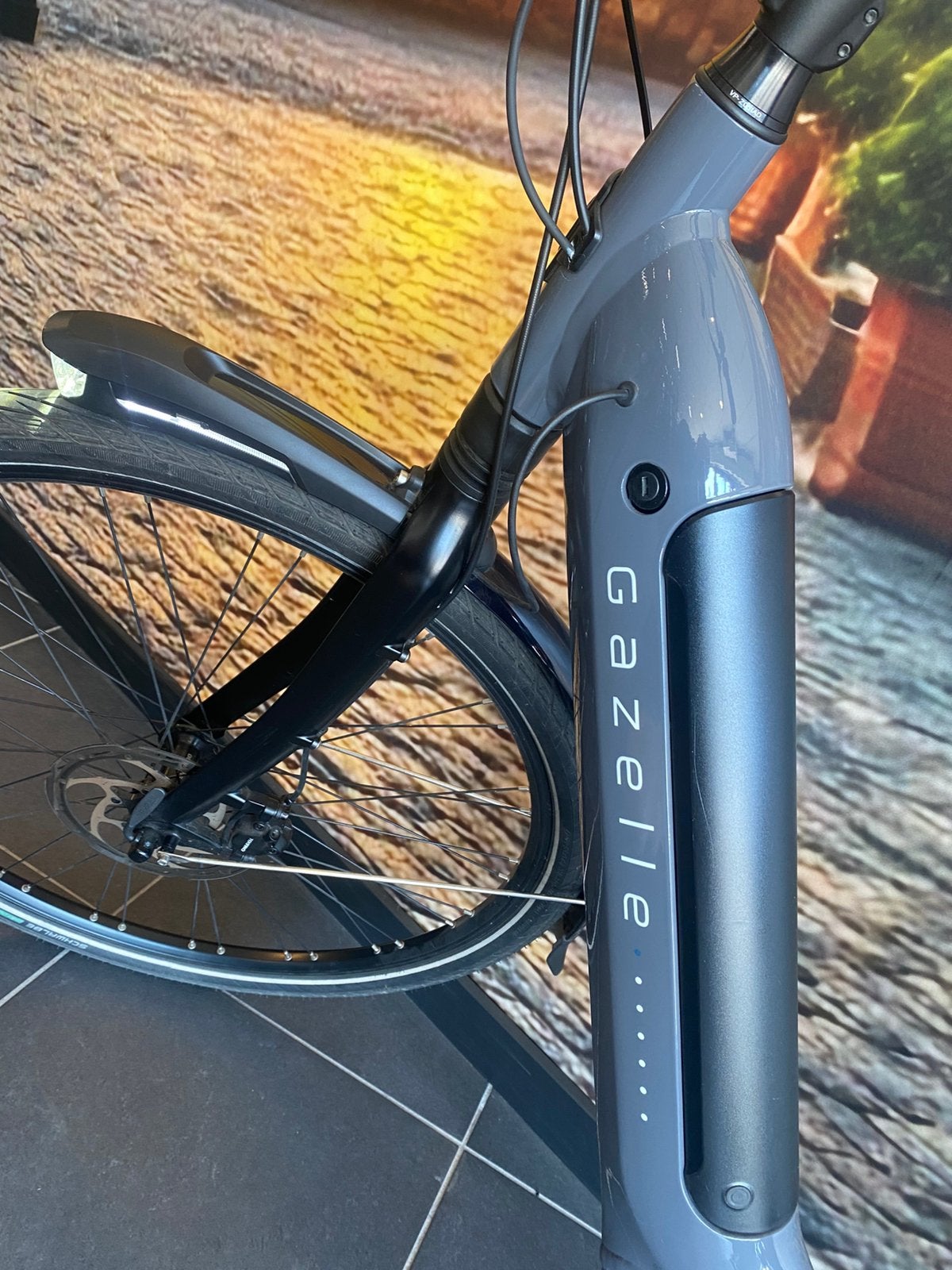 ❗️Gazelle Grenoble c8 57 cm 500 wh 2023 6 MAAND GARANTIE❗️, Fietsen en Brommers, Ophalen of Verzenden, Zo goed als nieuw, 50 km per accu of meer
