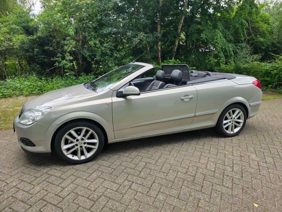 Opel Astra Twintop 1.8 2007 Nieuw Dak !, Ophalen of Verzenden