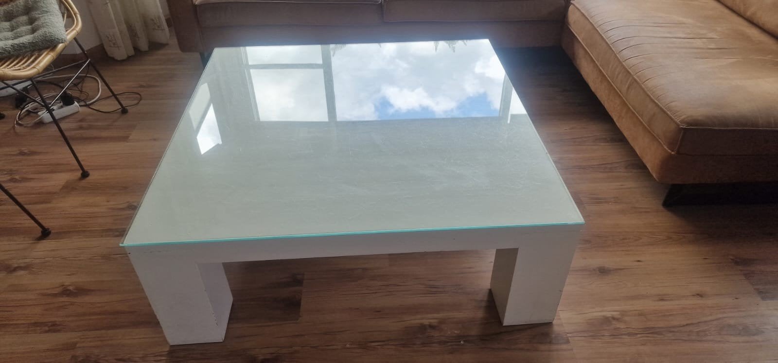 Gratis opte halen moderne witte salontafel met glazen blad, Ophalen, Gebruikt, 50 tot 100 cm, Vierkant