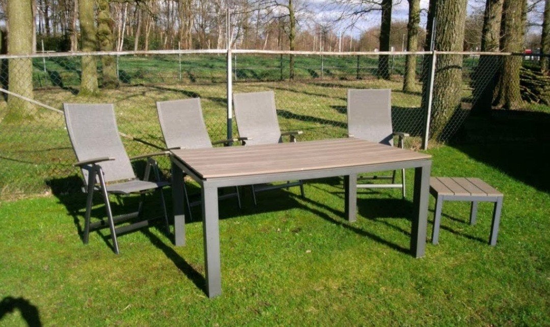 Tuinset, tuintafel 4 stoelen en bijzettafeltje, Ophalen, Gebruikt