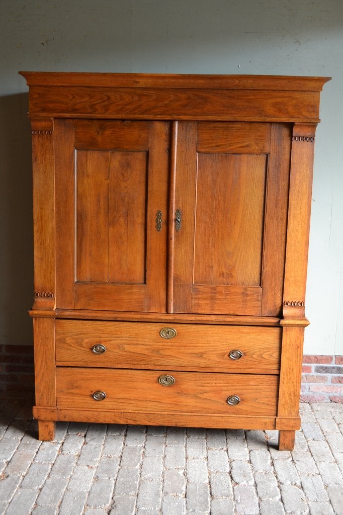 Prachtig strak antiek iepen houten kabinet, Verzenden