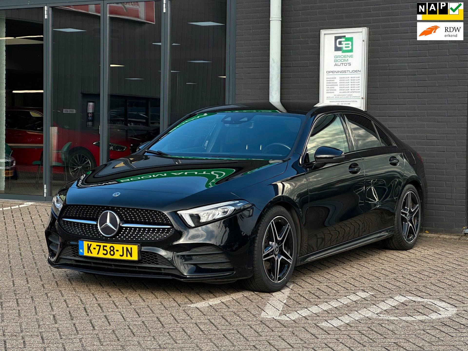 Mercedes-Benz A-klasse 180 Business Solution AMG/CAMERA/SFEE, Auto's, Dealer onderhouden, 136 pk, Euro 6, 4 cilinders