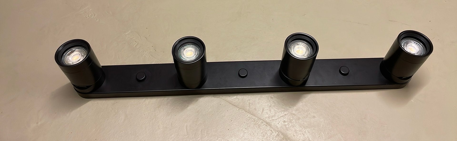 Zwarte spotlamp rail ikea nymane, Ophalen of Verzenden, Zo goed als nieuw, Minder dan 100 cm