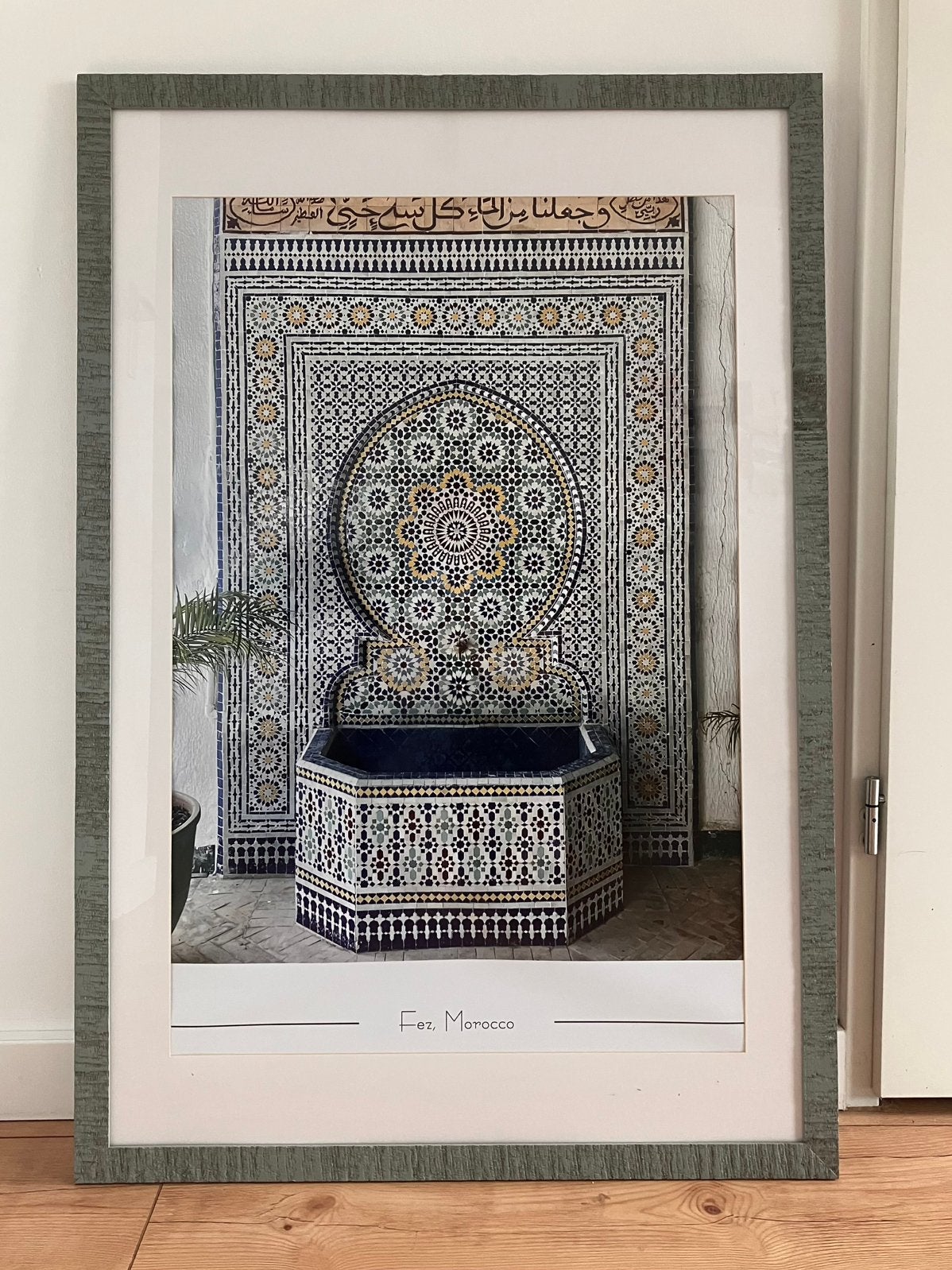 Fotolijst 60x90 met poster uit Fez, Marokko, Audio, Tv en Foto, Fotografie | Fotolijsten, Ophalen, Zo goed als nieuw
