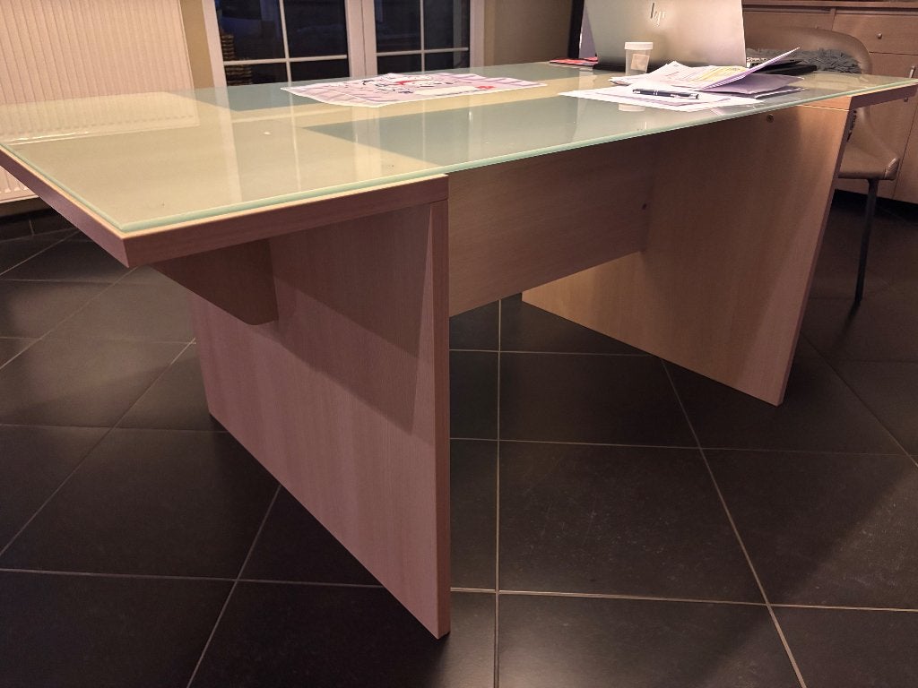 Moderne salontafel met matglazen blad – Licht eiken, Ophalen, 50 – 75, Gebruikt, Klassiek