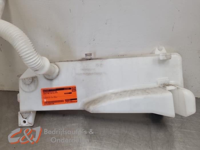 Ruitensproeiertank voor van een Toyota Pro-Ace, Gebruikt, -, -, Ophalen of Verzenden