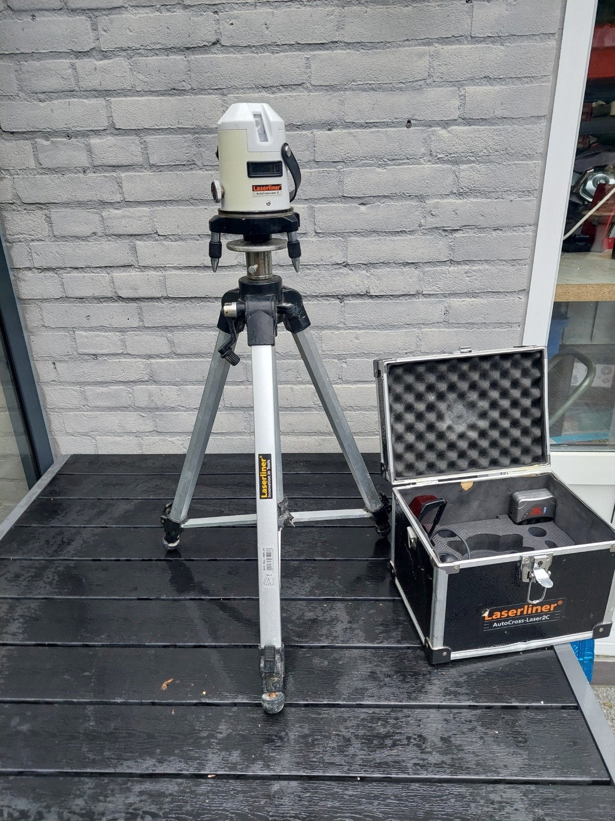Laser met standaard, Ophalen, Zo goed als nieuw