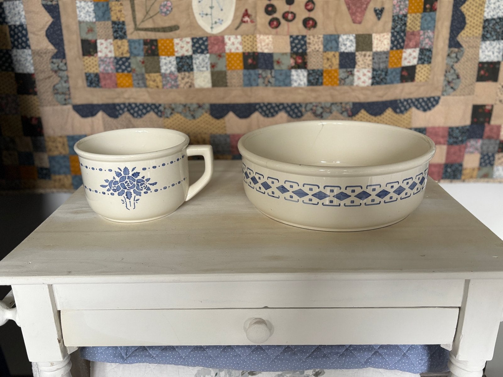 Vintage Regina 55 kom en mok met blauw decor, Antiek en Kunst, Ophalen