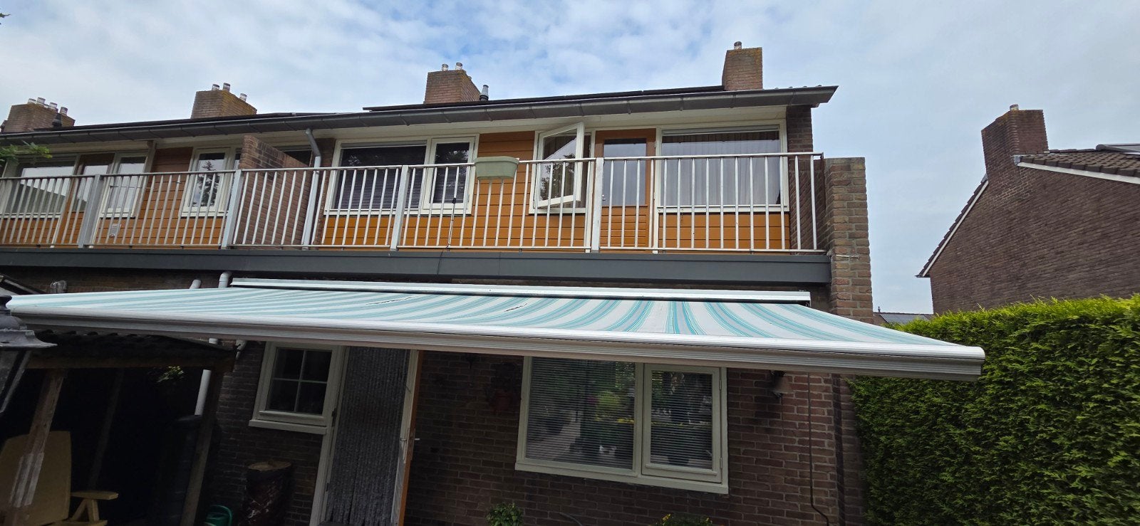 Degelijk en extra breed knikarmscherm te koop, Tuin en Terras, Zonneschermen, Gebruikt, Knikarmscherm, 150 tot 300 cm, Ophalen