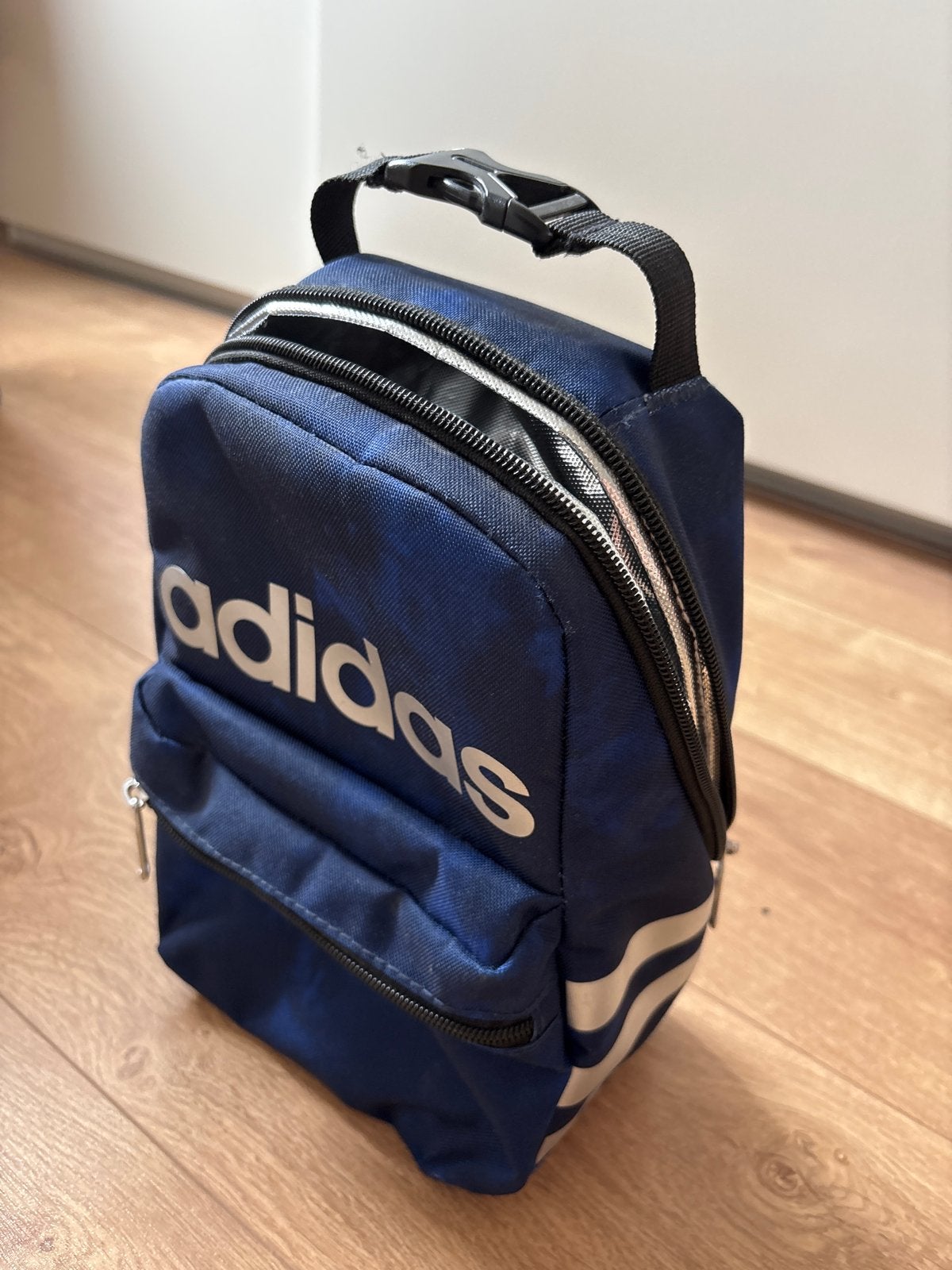Adidas Koeltas / Lunchtas - Blauw, Ophalen of Verzenden, Nieuw