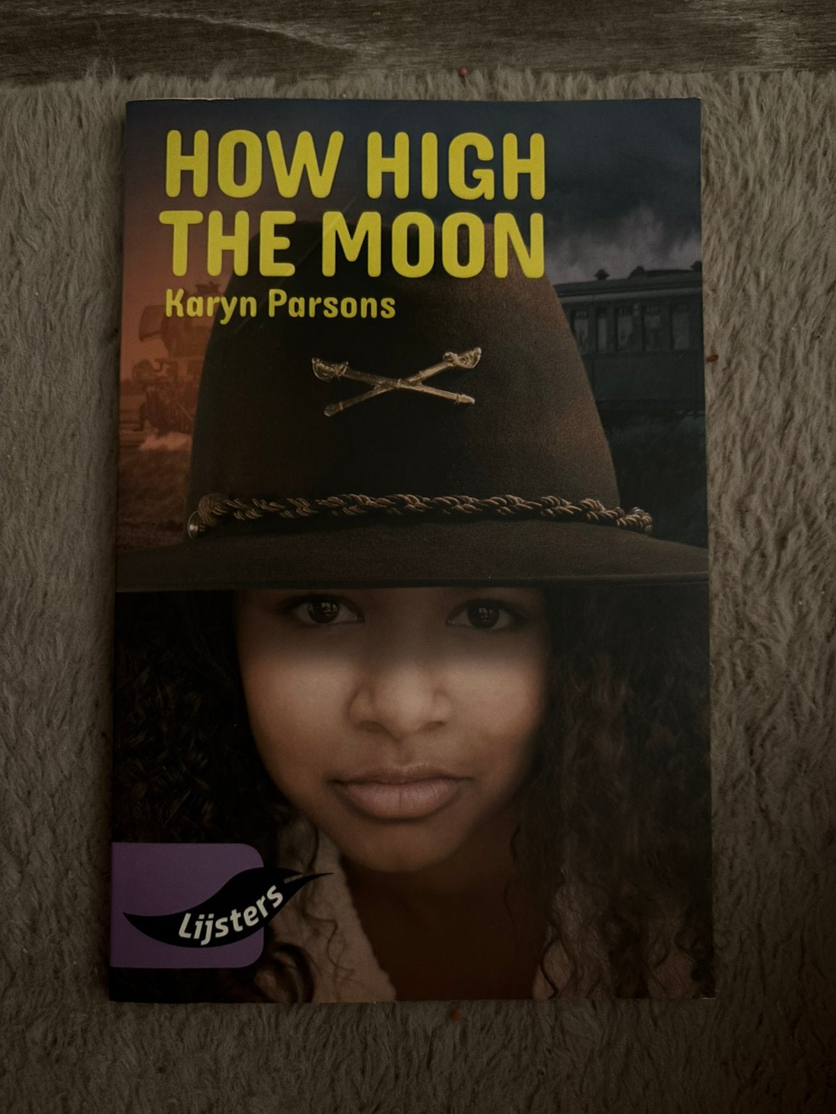Dun boekje ‘How high the Moon’, Boeken, Romans, Ophalen of Verzenden, Zo goed als nieuw