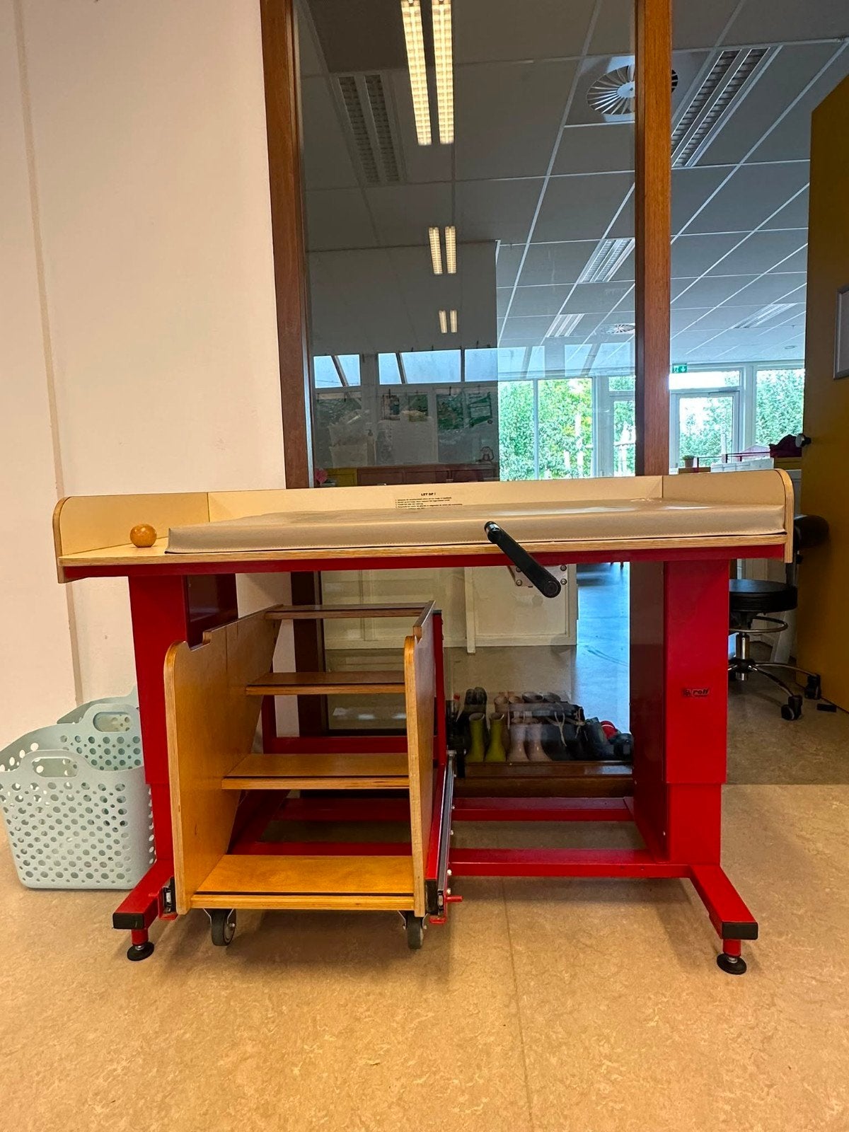 Rolf Aankleedtafel met uitschuifbare trap, Ophalen, Gebruikt, Overige typen, Overige merken