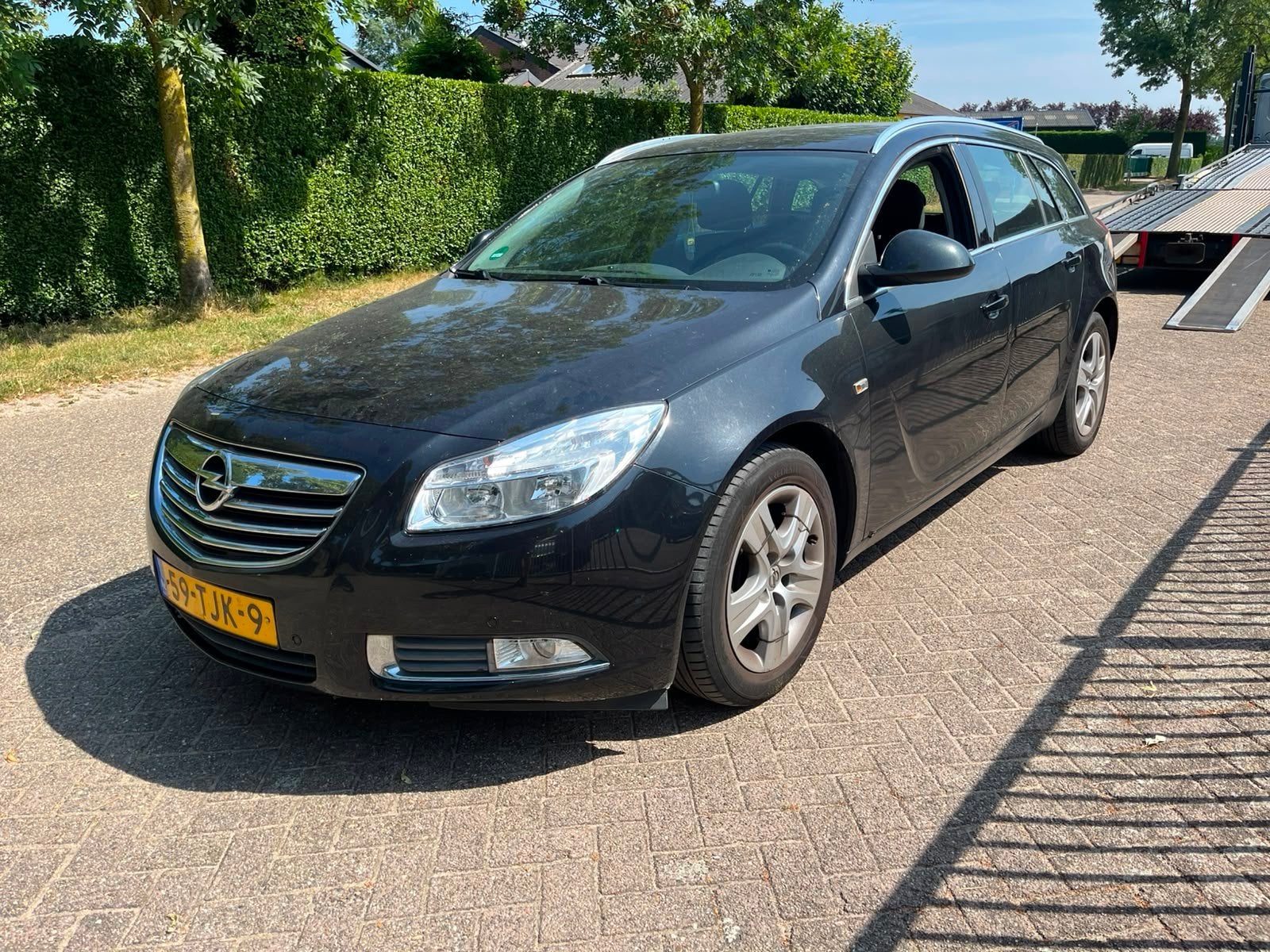 Opel Insignia Sports Tourer 1.4 Turbo MOTOR DEFECT!, Auto's, Opel, Euro 5, Gebruikt, 4 cilinders, Zwart