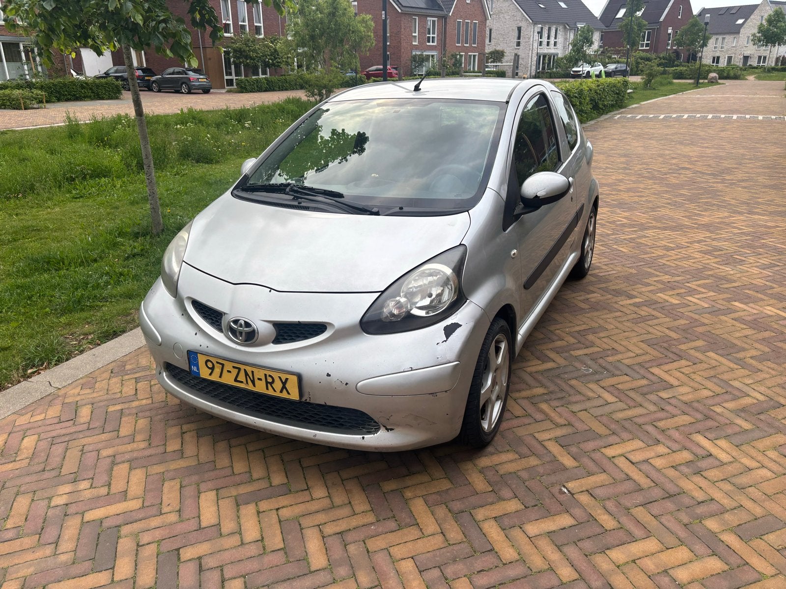 Toyota Aygo 1.0 12V3DRS MMT 2008 Grijs - Nieuwe APK, Auto's, Toyota, Voorwielaandrijving, 4 stoelen, 68 pk, Origineel Nederlands