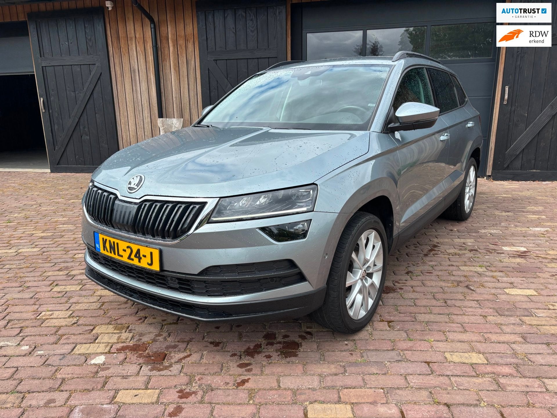 Skoda KAROQ 1.5 TSI ACT Ambition BusinessAUTOMAAT, TREKHAAK,, Stof, Euro 6, 4 cilinders, 150 pk