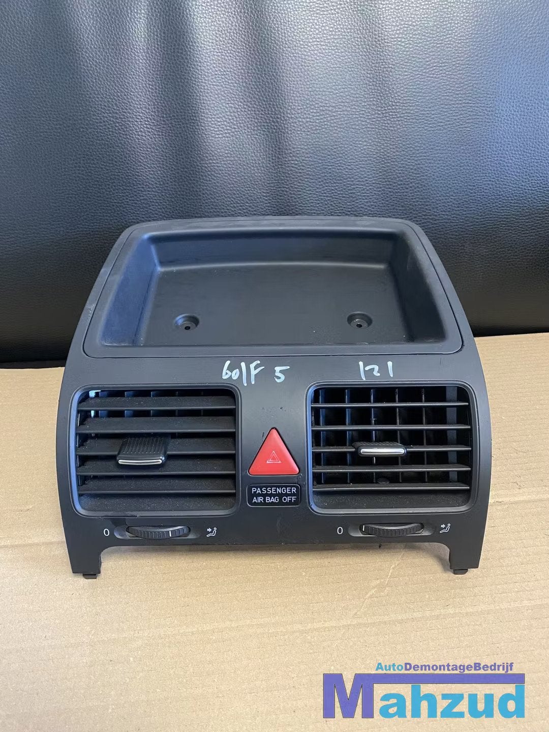VW GOLF 5 Middenconsole rooster midden 2005-2009, Gebruikt, Volkswagen, Volkswagen AG, Berliner Ring 2
38440  Wolfsburg, DE