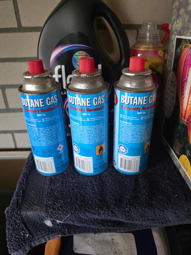 Te koop Butane gas flesjes 3 x, Ophalen