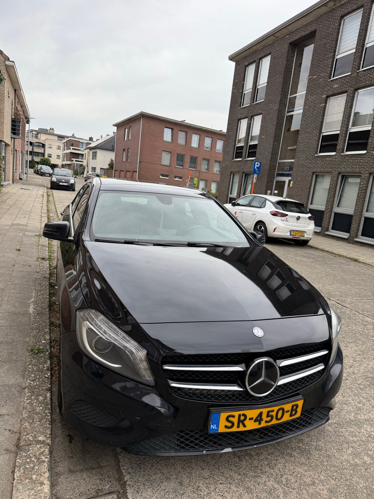 Mercedes-Benz A-Klasse 1.6 A180 Blue EFF AUT 2014 Zwart, Auto's, Automaat, Achterwielaandrijving, 4 cilinders, 1595 cc
