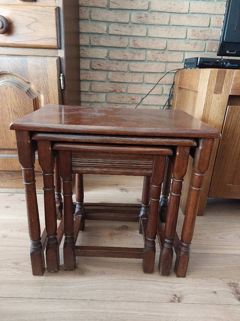 Bijzettafeltjes, Ophalen