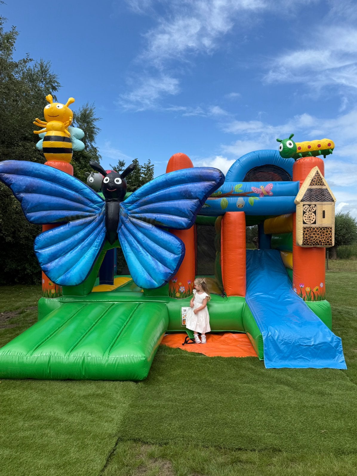 NIEUW SPRINGKUSSEN TE HUUR - multiplay vlinder, Hobby en Vrije tijd, Feestartikelen | Verhuur, Ophalen