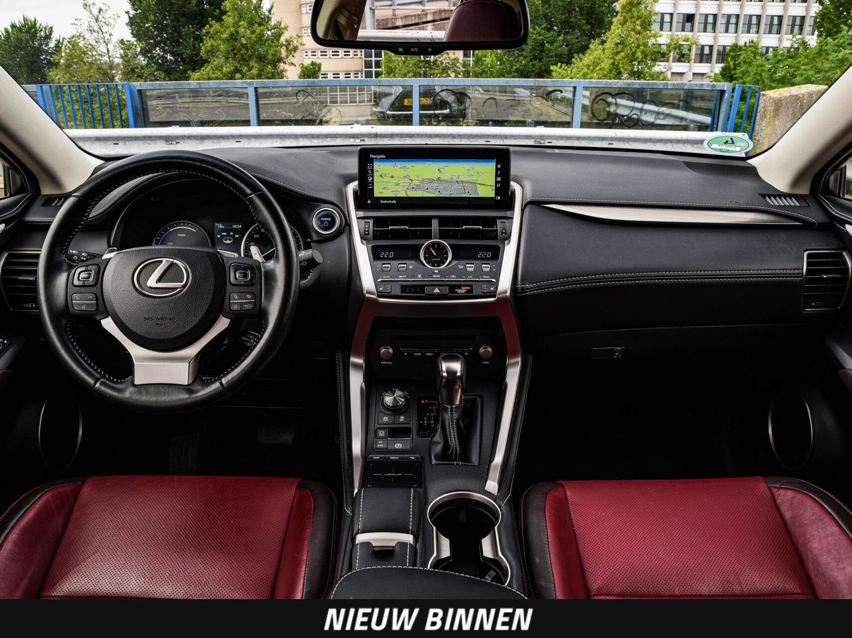 Lexus NX 300h AWD Luxury Line | Schuifdak | Leder | Trekhaak, Auto's, Automaat, Dealer onderhouden, Gebruikt, Euro 6