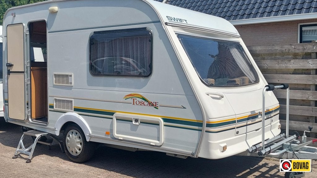 Swift Toscane 390 Lengte bedden, Voortent, Caravans en Kamperen, Caravans, Standaardzit, Tot en met 2, Bedrijf, Overige typen
