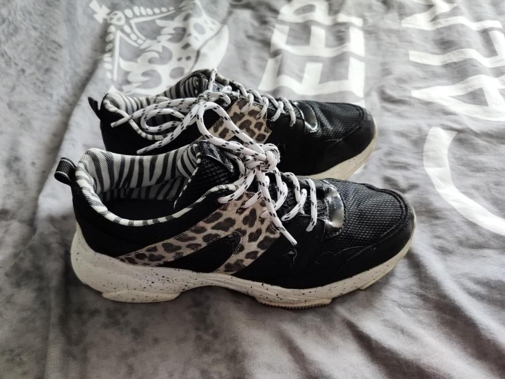 Mooie sneakers maat 40 Scapino, Kleding | Dames, Ophalen of Verzenden, Gedragen, Sneakers of Gympen
