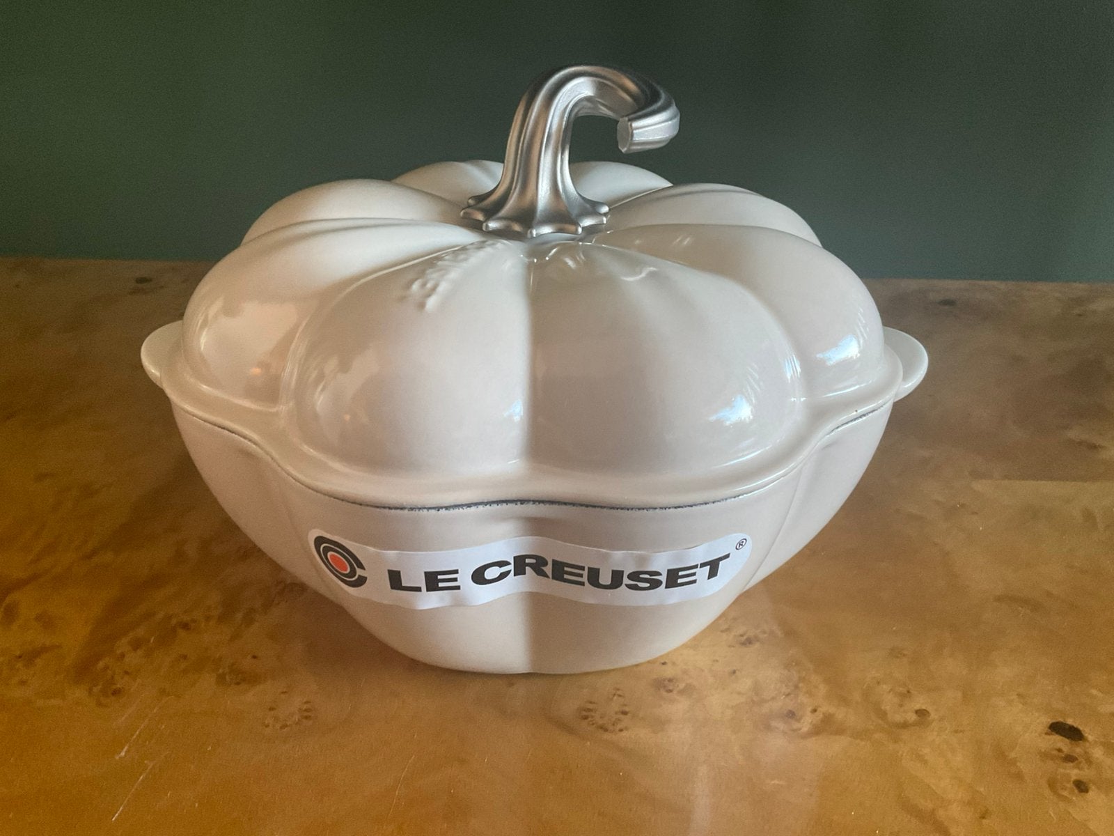 Le Creuset 20 cm pompoen, créme, nieuw, Geschikt voor inductie, Nieuw, Le Creuset, Ophalen of Verzenden