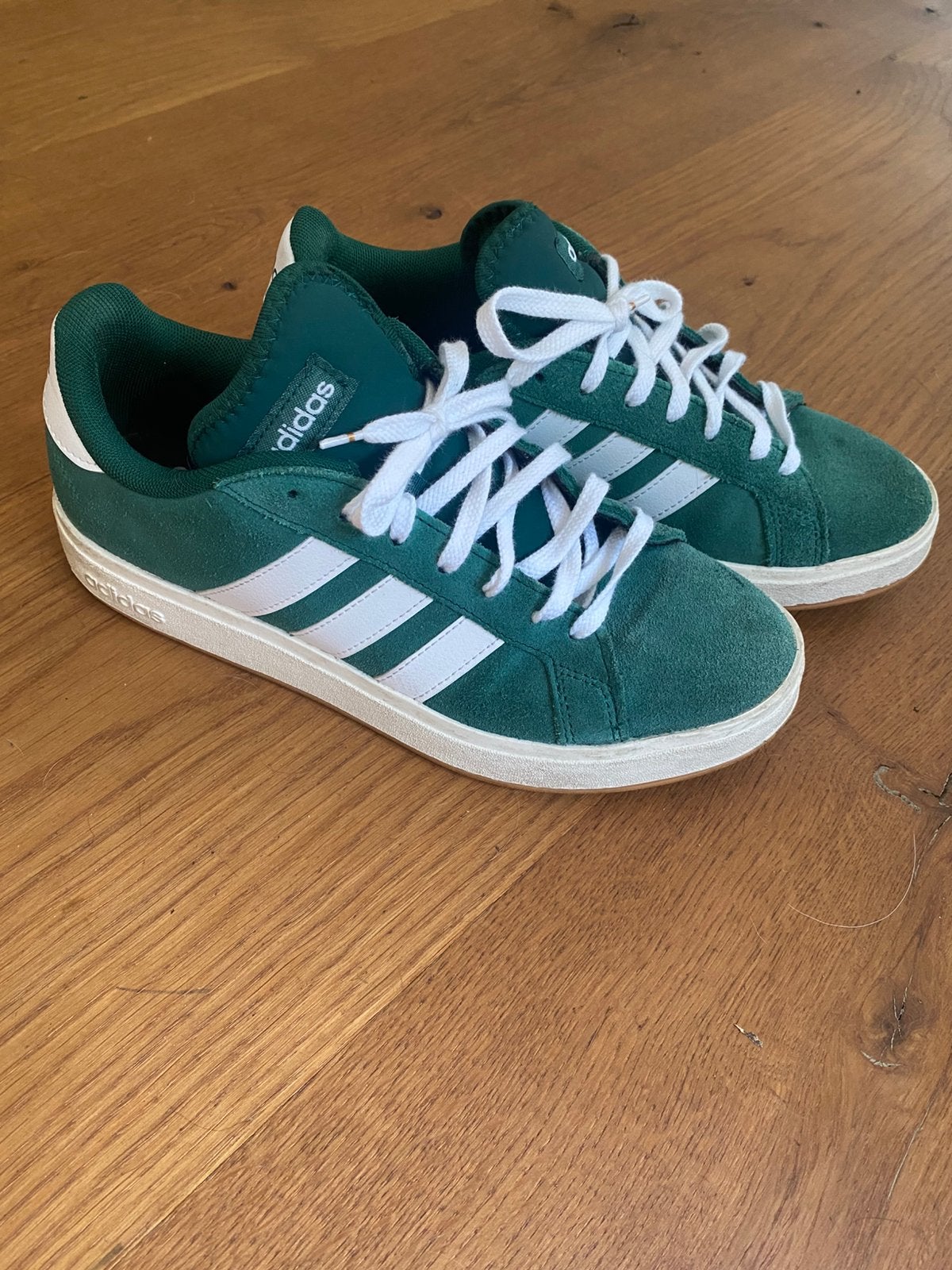 Adidas sneakers maat 39 1/3 valt als maat 38, Overige kleuren, Ophalen of Verzenden, Sneakers of Gympen, Zo goed als nieuw
