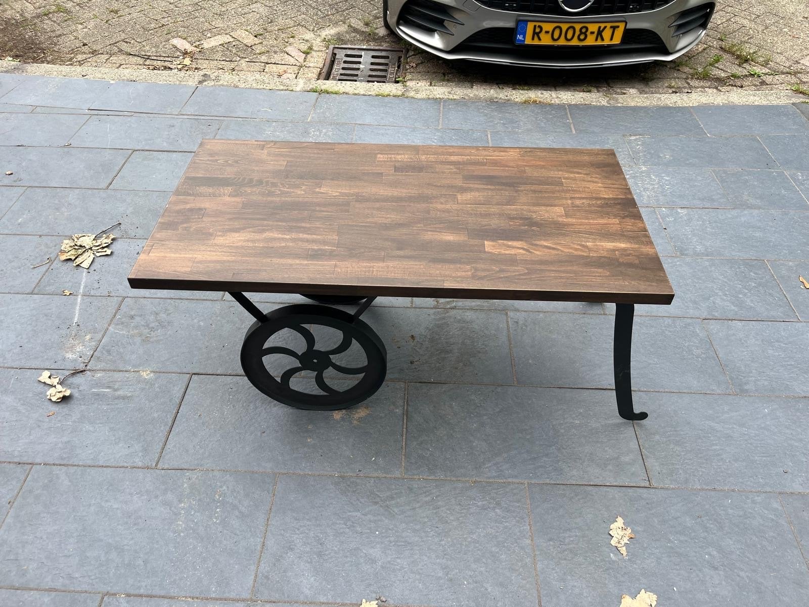 Industriële salontafel met wielen, Huis en Inrichting, Tafels | Salontafels, 100 tot 150 cm, Nieuw, Minder dan 50 cm, Rechthoekig